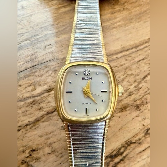 Vintage Elgin EK601-007 Diamond Quartz Two Tone Ladies Watch - Picture 6 of 15